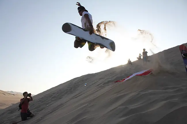 Huacachina sandboarding